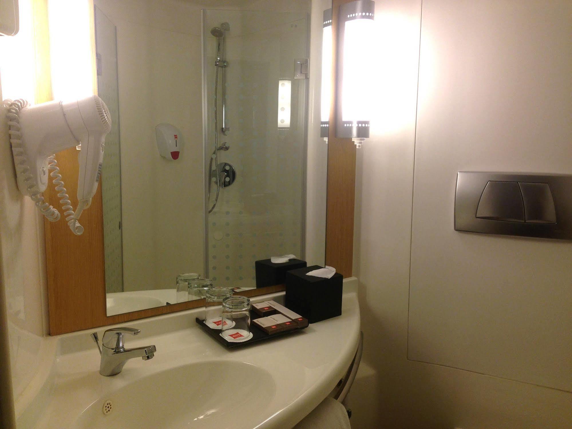 Swiss-Belinn Cawang Jakarta Luaran gambar